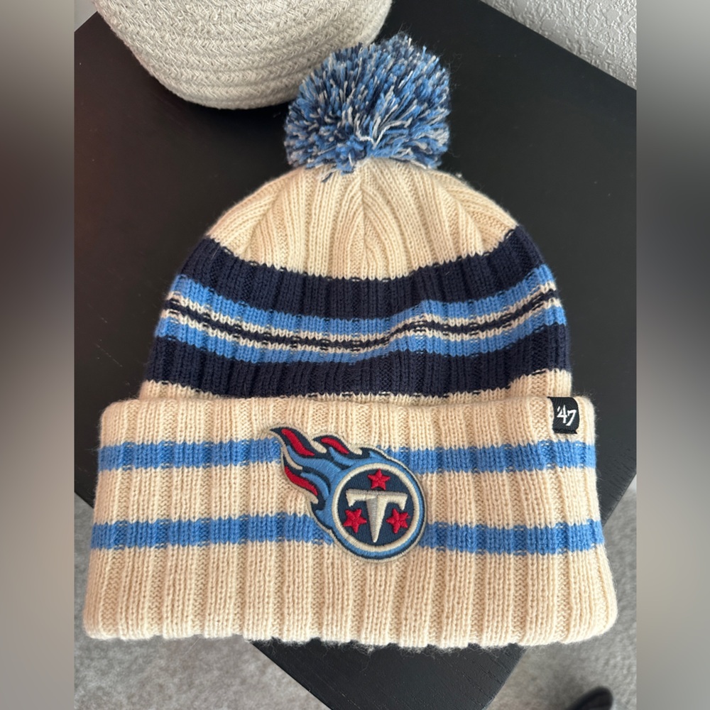 Tennessee Titans Knit Beanie with Pom